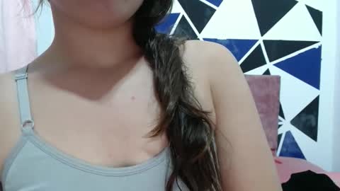 girl_princess18 online show from 11/22/25, 03:27