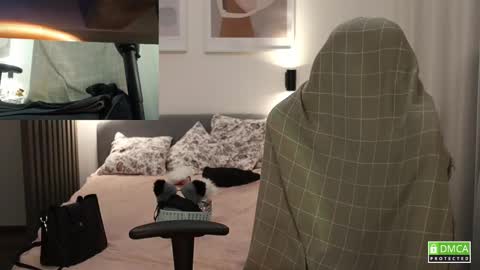 Snapshot of girl_u_never_met chatting on 02/15/25, 06:33 Kristin  online show from 02/15/25, 06:33