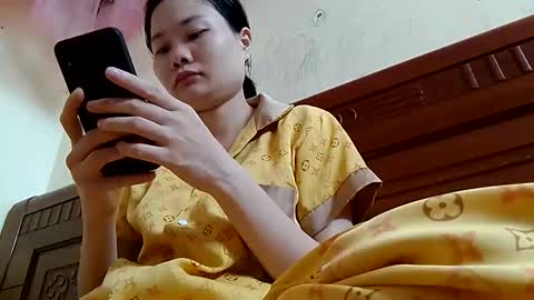 Snapshot of girlbaee chatting on 10/17/25, 02:08 Babe online show from 10/17/25, 02:08