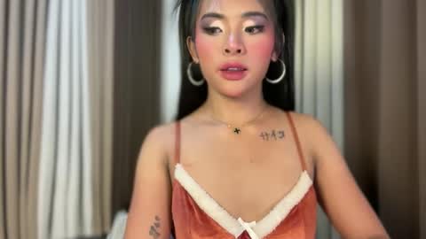 Snapshot of girlcock_dominantfucker chatting on 04/19/26, 07:51 queen ronna online show from 04/19/26, 07:51