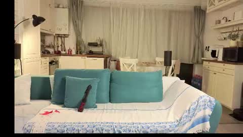 Girlfriend online show from 11/18/25, 04:00