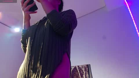 Snapshot of girlghost_ chatting on 04/19/26, 09:06 GhostG online show from 04/19/26, 09:06