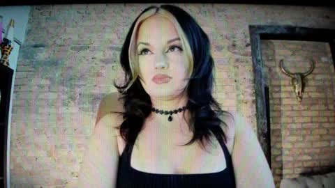 Snapshot of girlnamedcheese chatting on 01/24/25, 07:07 Cheese online show from 01/24/25, 07:07