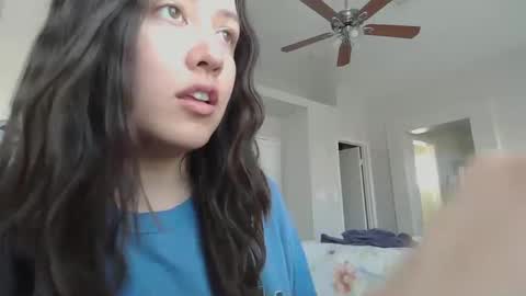 Snapshot of girlnextdoor702 chatting on 12/04/24, 07:01 Jasmine online show from 12/04/24, 07:01