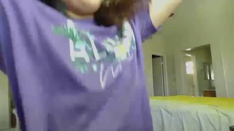 Snapshot of girlnextdoor702 chatting on 12/30/24, 06:27 Jasmine online show from 12/30/24, 06:27