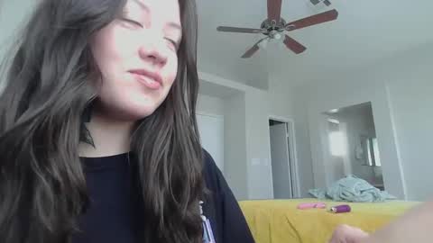 Snapshot of girlnextdoor702 chatting on 01/06/25, 05:49 Jasmine online show from 01/06/25, 05:49