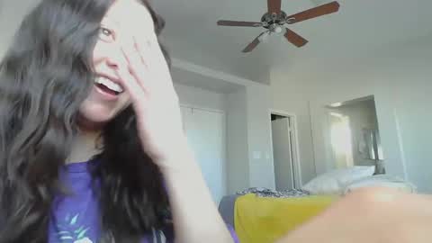 Snapshot of girlnextdoor702 chatting on 01/07/25, 09:57 Jasmine online show from 01/07/25, 09:57