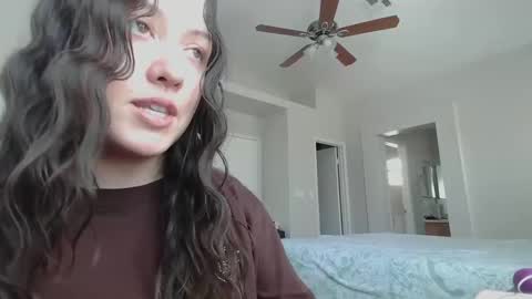 Snapshot of girlnextdoor702 chatting on 02/11/25, 06:33 Jasmine online show from 02/11/25, 06:33