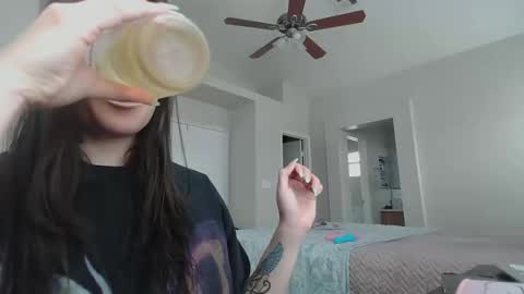 Snapshot of girlnextdoor702 chatting on 03/03/25, 06:01 Jasmine online show from 03/03/25, 06:01