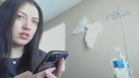 Snapshot of girlnextdoor702 chatting on 09/22/25, 05:48 Jasmine online show from 09/22/25, 05:48