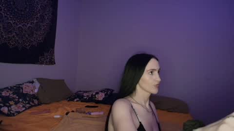 Snapshot of girlofurdreamsxxxxox chatting on 04/03/26, 05:33 Camille online show from 04/03/26, 05:33