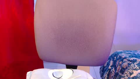 Snapshot of girlredkush chatting on 12/04/24, 10:08 Ann online show from 12/04/24, 10:08