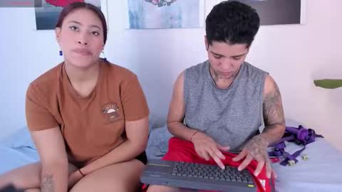 girls_inlove online show from 10/14/25, 12:17