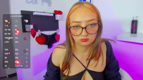 Maze    Thumbs up online show from 10/17/25, 06:43