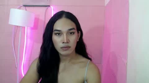 Snapshot of girlthatuneedxxx chatting on 02/11/25, 04:13 Rhaine online show from 02/11/25, 04:13