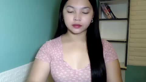 Rhaine online show from 11/28/25, 07:16