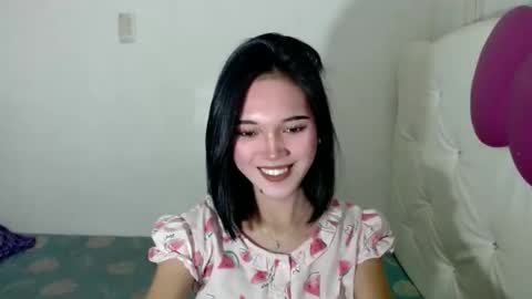 Snapshot of girlthatyouwantxx chatting on 09/26/25, 05:44 Divine online show from 09/26/25, 05:44