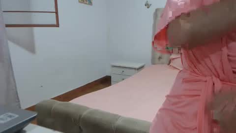 Snapshot of girlvictoria chatting on 11/05/25, 11:32 Victoria online show from 11/05/25, 11:32