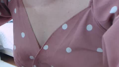 Snapshot of girlvictoria chatting on 11/25/25, 05:35 Victoria online show from 11/25/25, 05:35