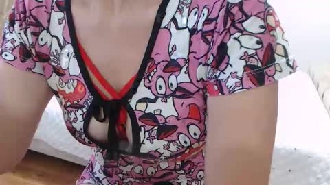 Snapshot of girlvictoria chatting on 12/01/25, 01:49 Victoria online show from 12/01/25, 01:49