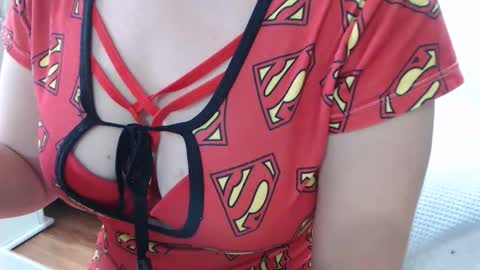 Snapshot of girlvictoria chatting on 12/02/25, 02:01 Victoria online show from 12/02/25, 02:01