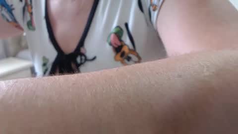 Snapshot of girlvictoria chatting on 12/17/25, 01:50 Victoria online show from 12/17/25, 01:50