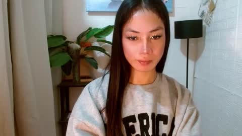 Snapshot of girlwhobelieveinmagic chatting on 01/09/25, 11:47 Callmenor online show from 01/09/25, 11:47