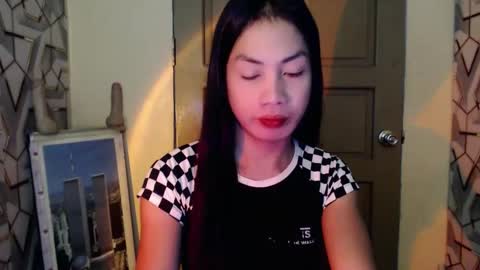 Snapshot of girlwhobelieveinmagic chatting on 01/15/25, 10:17 Callmenor online show from 01/15/25, 10:17