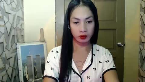 Snapshot of girlwhobelieveinmagic chatting on 01/16/25, 10:32 Callmenor online show from 01/16/25, 10:32