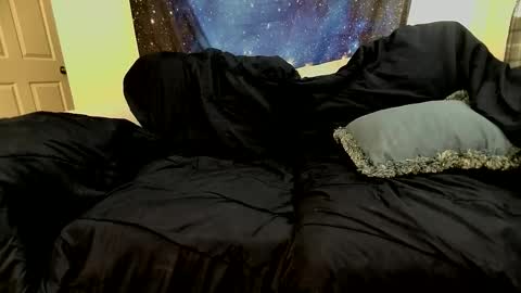 Girth online show from 10/09/25, 01:42