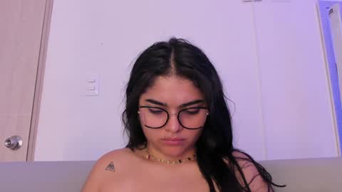 Snapshot of giselamaru chatting on 01/17/25, 03:00     online show from 01/17/25, 03:00