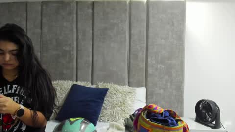 Snapshot of giselamaru chatting on 01/30/25, 11:01     online show from 01/30/25, 11:01