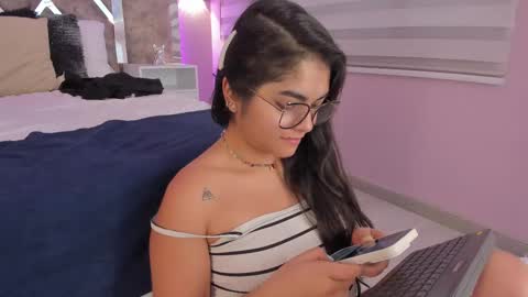 Snapshot of giselamaru chatting on 02/28/25, 05:15     online show from 02/28/25, 05:15