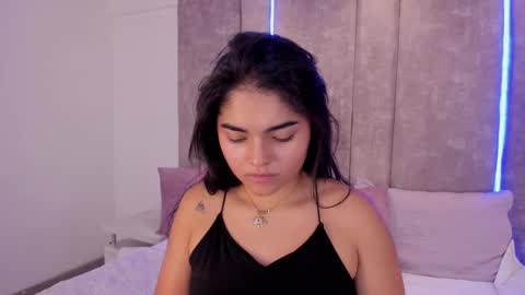 Snapshot of giselamaru chatting on 03/08/25, 05:01     online show from 03/08/25, 05:01