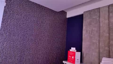 Snapshot of giselamaru chatting on 11/14/25, 10:03 online show from 11/14/25, 10:03