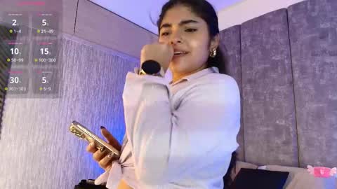 Snapshot of giselamaru chatting on 11/26/25, 07:09 online show from 11/26/25, 07:09