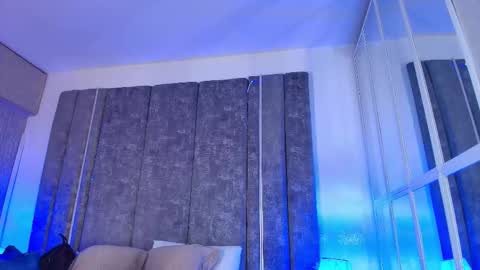 Snapshot of giselamaru chatting on 12/14/25, 11:59 online show from 12/14/25, 11:59