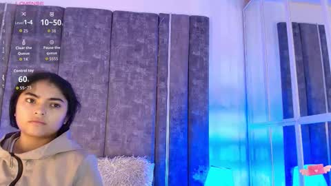 Snapshot of giselamaru chatting on 12/23/25, 10:35 online show from 12/23/25, 10:35