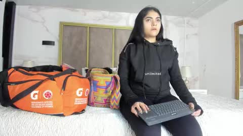 Snapshot of giselamaru chatting on 02/12/26, 10:43 online show from 02/12/26, 10:43