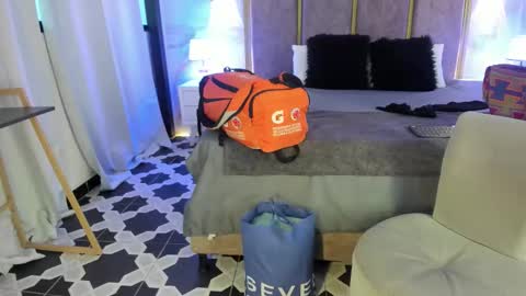 Snapshot of giselamaru chatting on 02/24/26, 11:52 online show from 02/24/26, 11:52