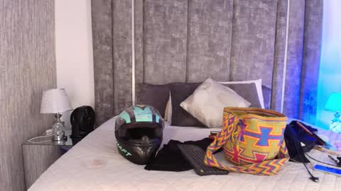 Snapshot of giselamaru chatting on 03/19/26, 10:41 online show from 03/19/26, 10:41