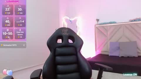 gisell_tay online show from 10/16/25, 11:55