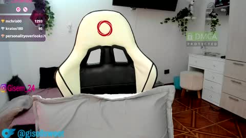 Snapshot of gisellasweet chatting on 04/18/26, 07:07 Gisella online show from 04/18/26, 07:07