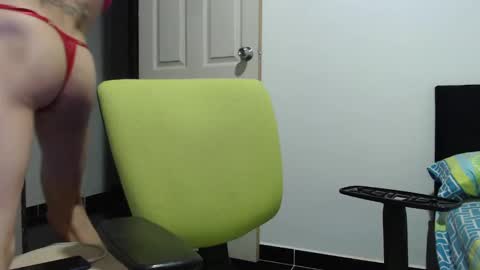 Snapshot of gisellawatsonn chatting on 09/27/25, 03:22 Gisella online show from 09/27/25, 03:22