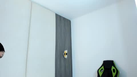 Snapshot of giselle_anelise chatting on 04/15/26, 08:43 giselle_anelise online show from 04/15/26, 08:43