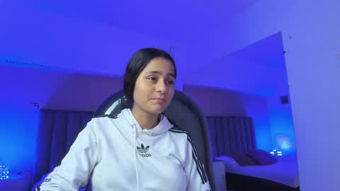 GISELLE ROLDAN online show from 05/21/26, 01:56