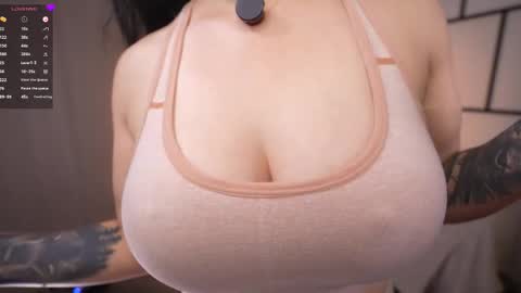 Snapshot of giselle_smiith1 chatting on 03/19/26, 06:12 Giselle online show from 03/19/26, 06:12