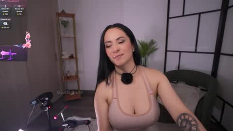 Snapshot of giselle_smiith1 chatting on 04/03/26, 05:55 Giselle online show from 04/03/26, 05:55