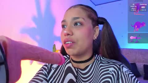 Snapshot of giselle_upp chatting on 11/28/25, 04:26 Giselle online show from 11/28/25, 04:26