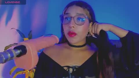 Snapshot of giselle_upp chatting on 04/17/26, 02:03 Giselle online show from 04/17/26, 02:03